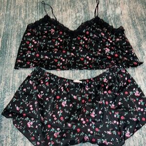 NEVER WORN BLACK FLORAL MATCHING NIGHTIE SHORT SET